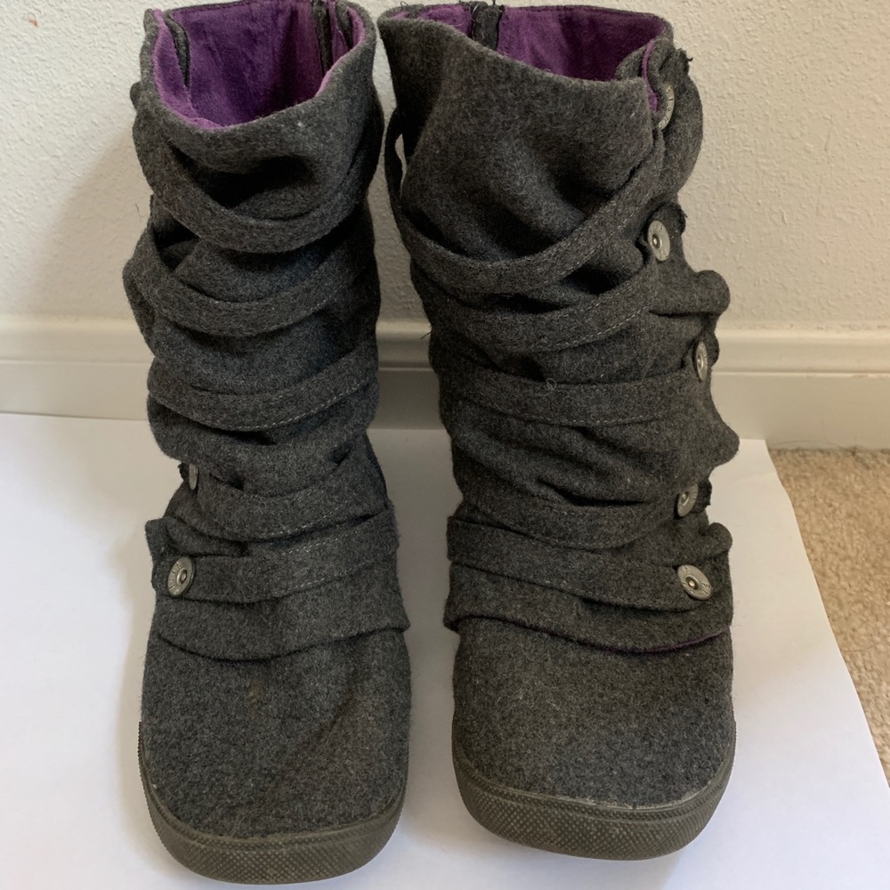 Boots - Picture 2 of 7